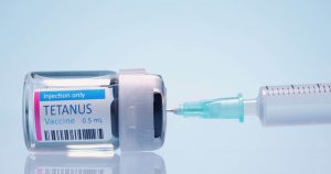 El tétano es una enfermedad infecciosa aguda que es causada por las esporas de la bacteria Clostridium tetani.