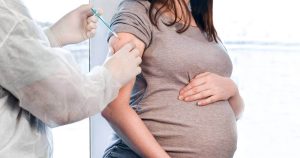 La vacunación en las maternidad es una estrategia eficaz y segura para la protección de madres e hijos de enfermedades prevenibles.